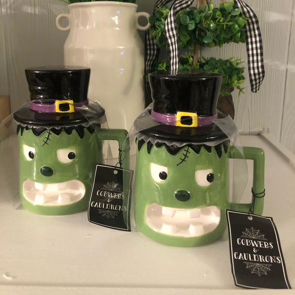 COBWEBS AND CAULDRONS  MONSTER MUG SET - Picture 1 of 8